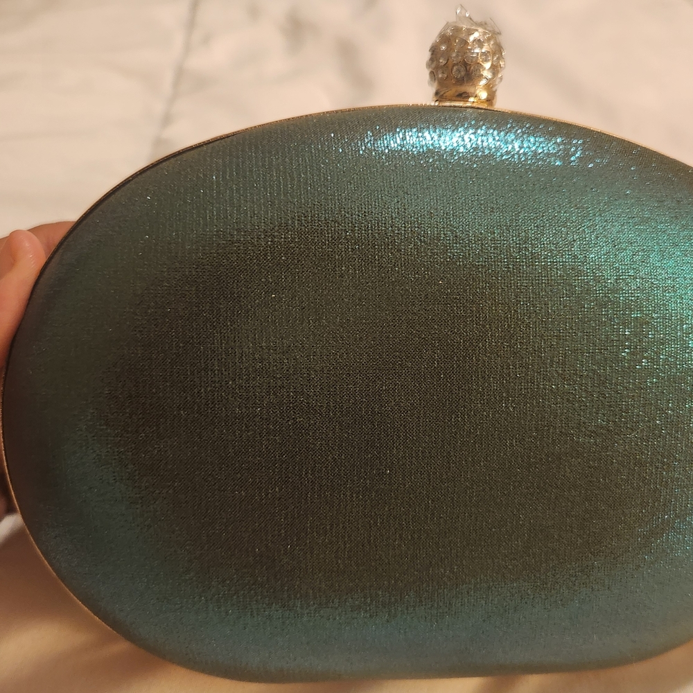Elegant Green Crystal Clutch With Long Shoulder Chaim And Gold Handle - Picture 5 of 5